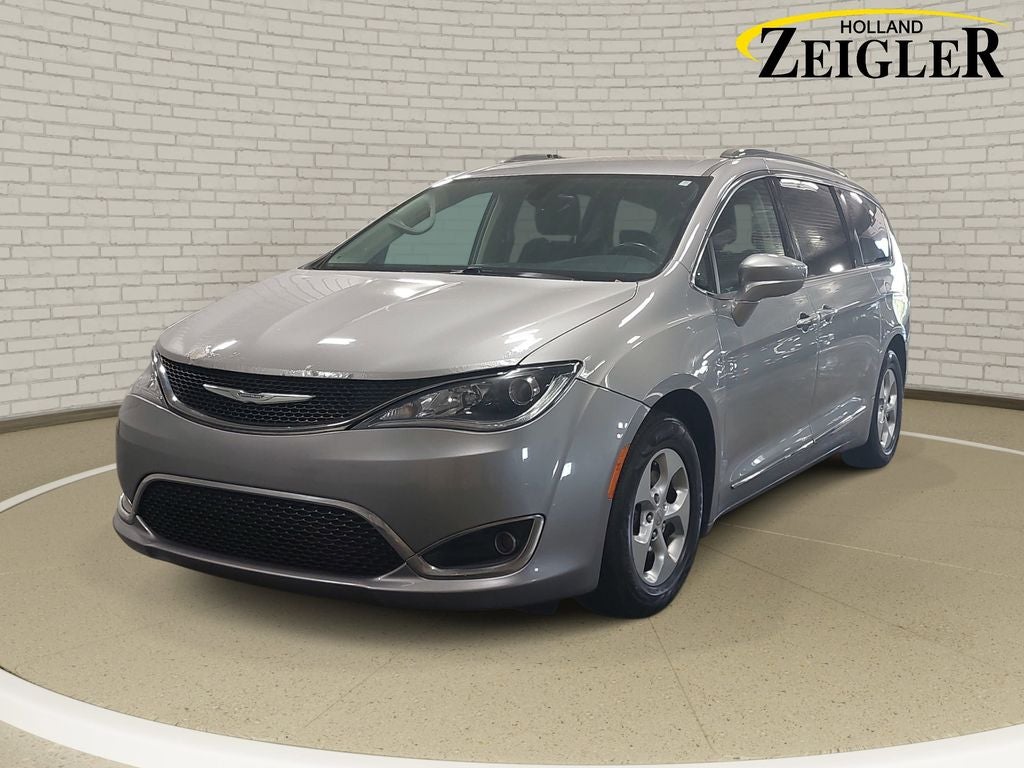 2017 Chrysler Pacifica Touring L Plus