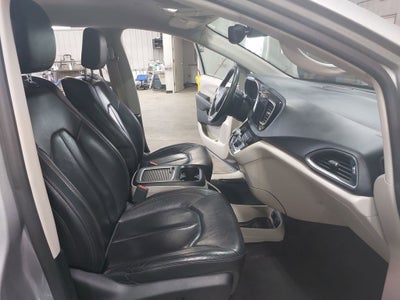 2017 Chrysler Pacifica Touring L Plus