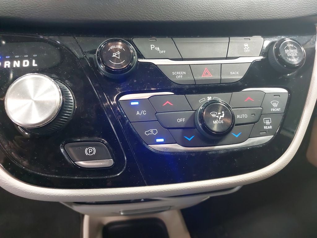 2017 Chrysler Pacifica Touring L Plus