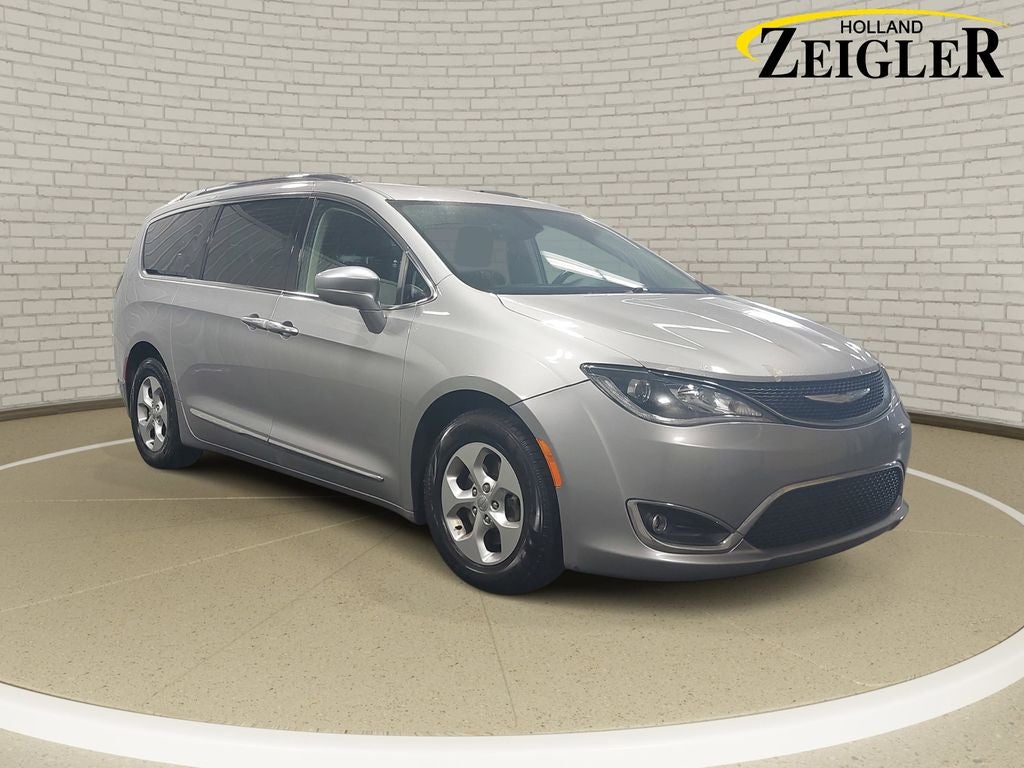 2017 Chrysler Pacifica Touring L Plus