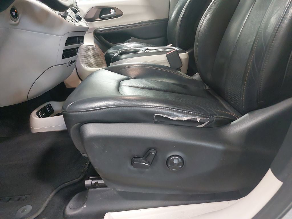 2017 Chrysler Pacifica Touring L Plus