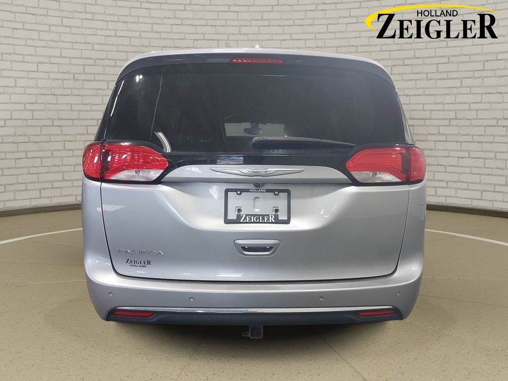 2017 Chrysler Pacifica Touring L Plus