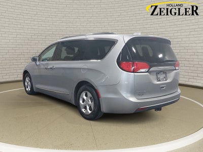 2017 Chrysler Pacifica Touring L Plus