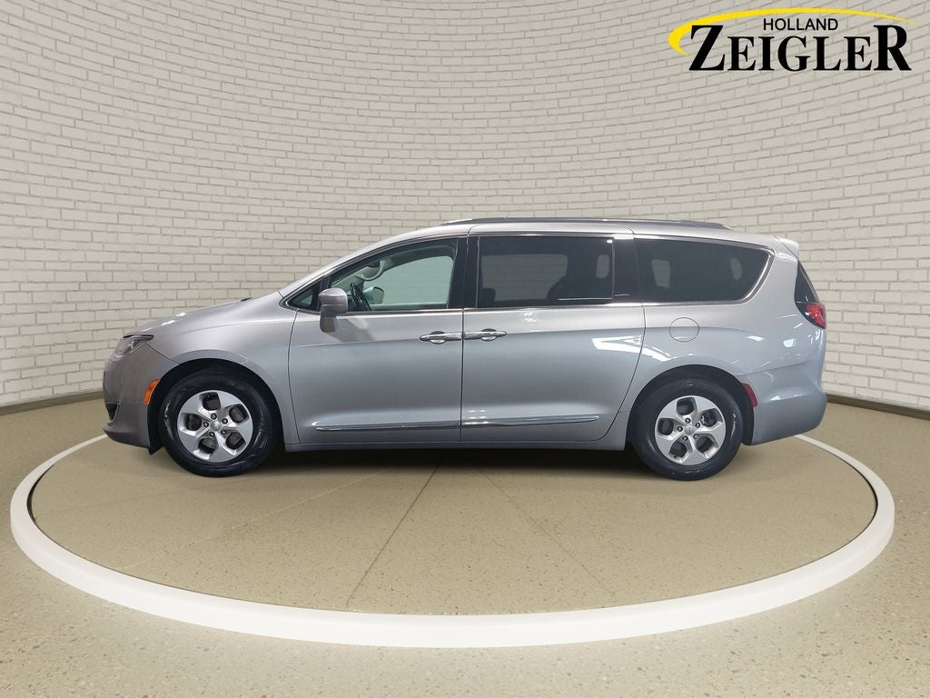 2017 Chrysler Pacifica Touring L Plus