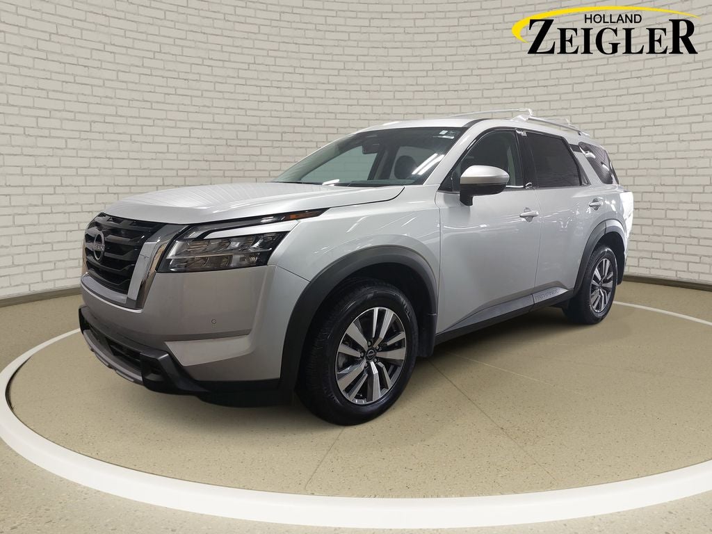 2024 Nissan Pathfinder SL