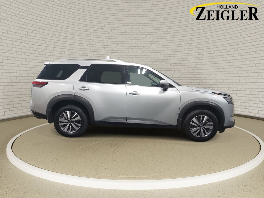 2024 Nissan Pathfinder SL