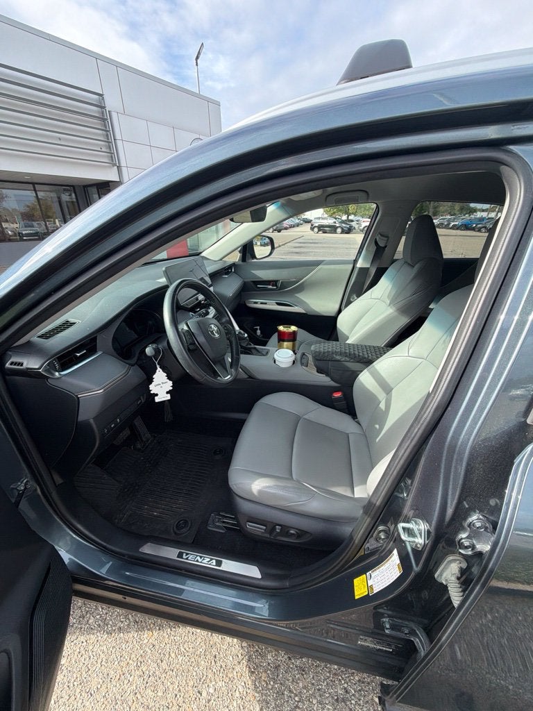 2023 Toyota Venza XLE