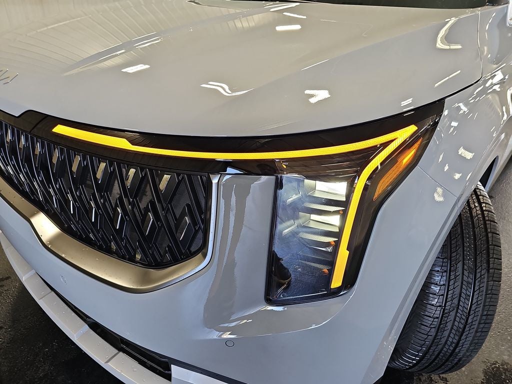2027 Kia Carnival LXS