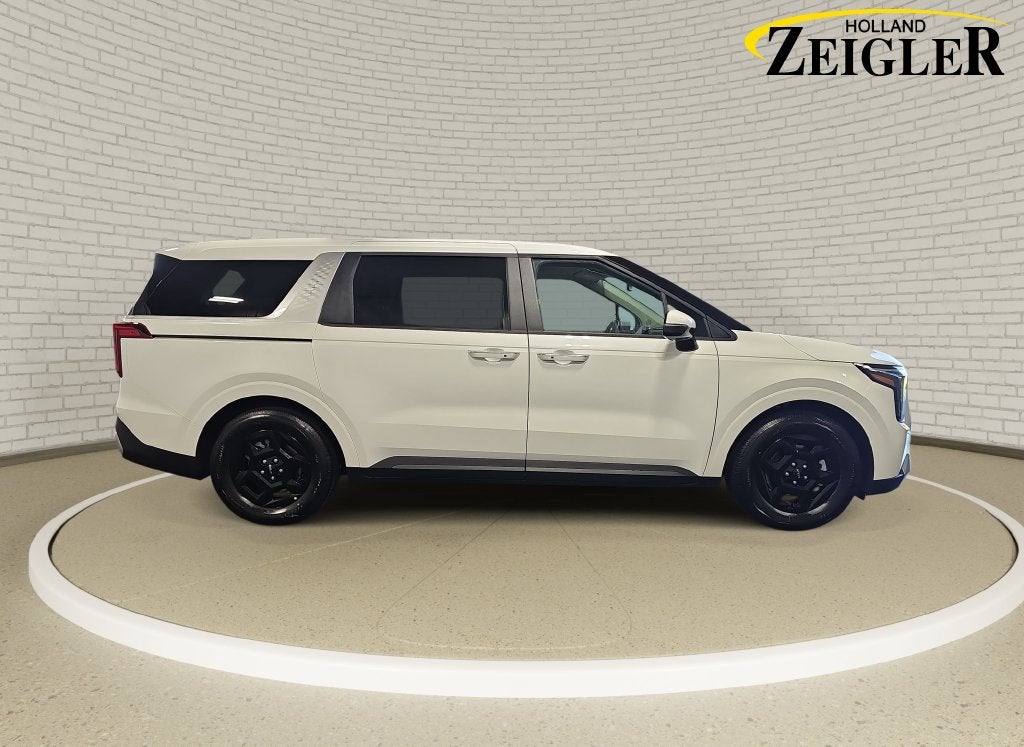 2027 Kia Carnival LXS