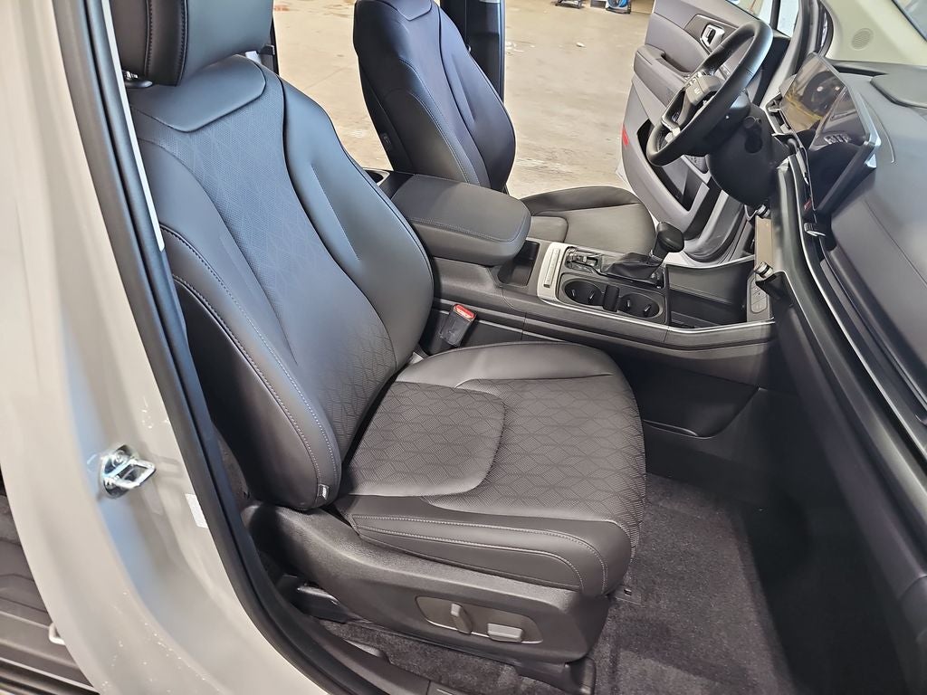 2027 Kia Carnival EX