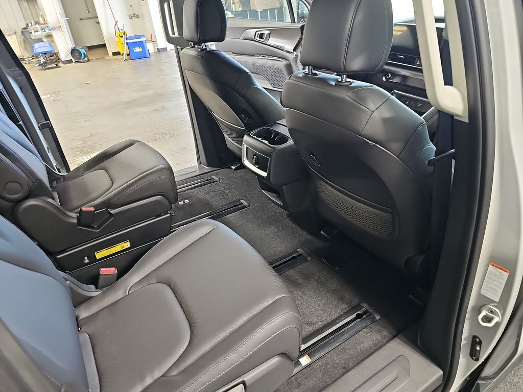 2027 Kia Carnival EX