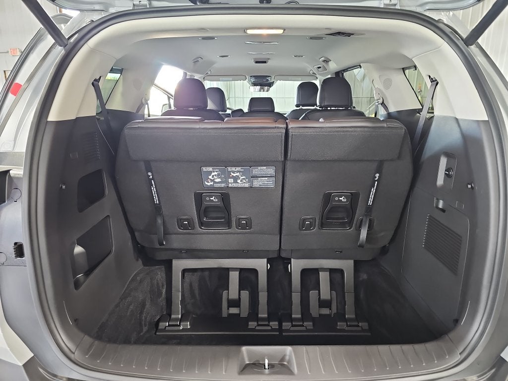 2027 Kia Carnival EX