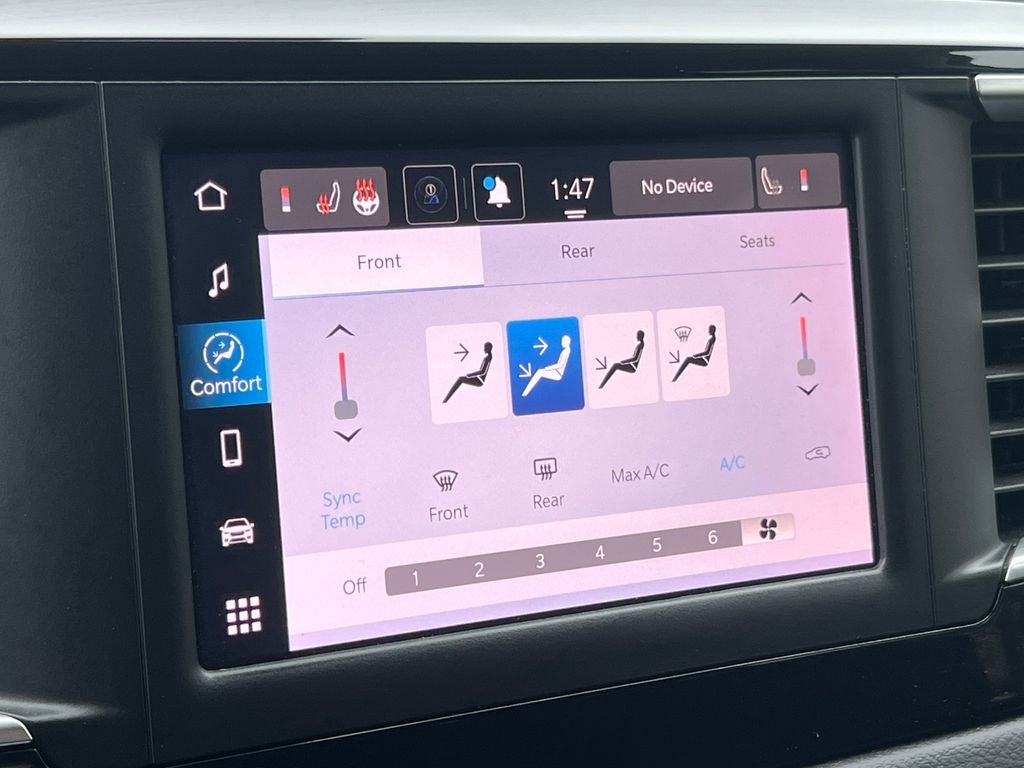 2024 Chrysler Voyager LX