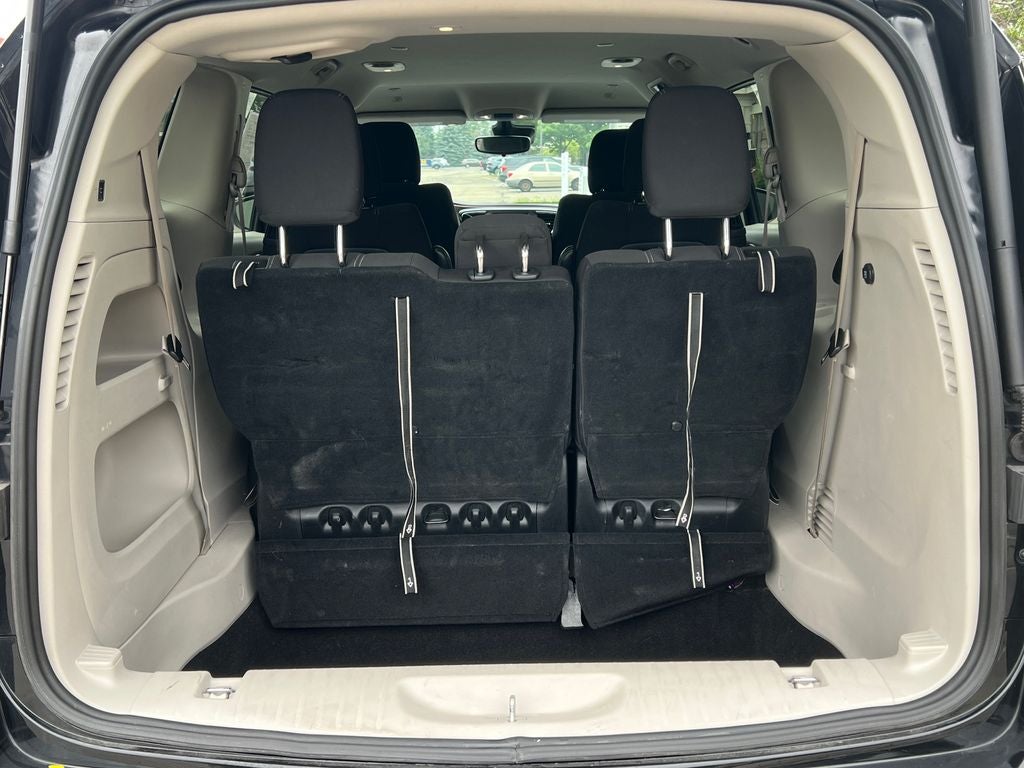 2024 Chrysler Voyager LX