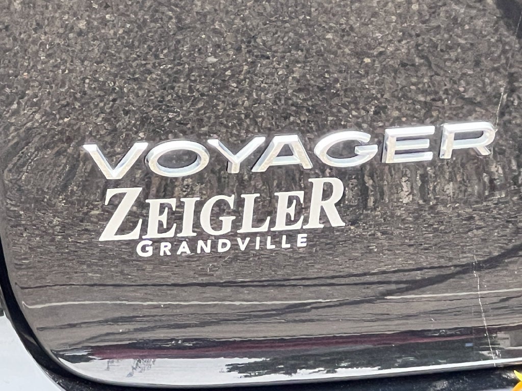 2024 Chrysler Voyager LX