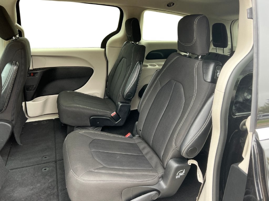 2024 Chrysler Voyager LX