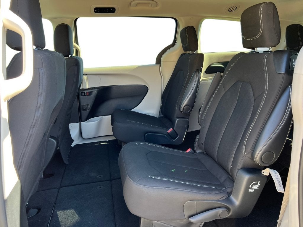 2024 Chrysler Voyager LX