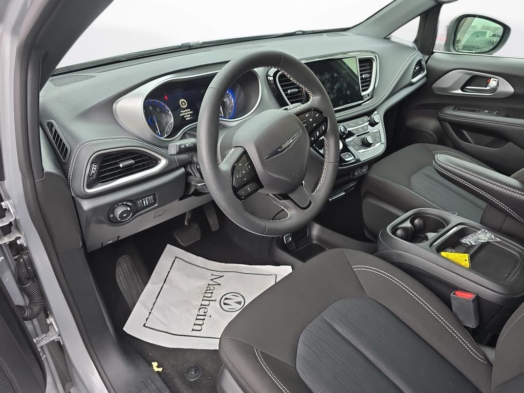 2023 Chrysler Pacifica Touring