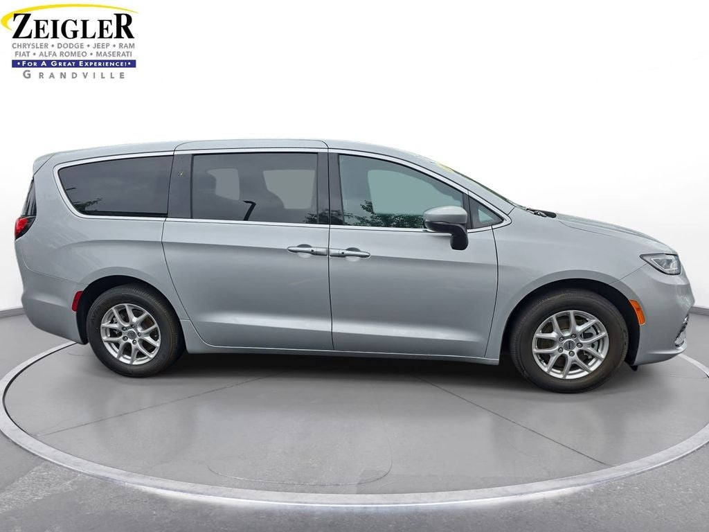 2023 Chrysler Pacifica Touring