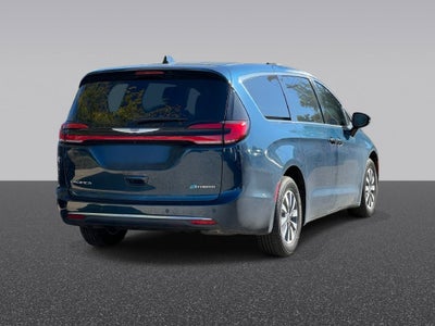 2025 Chrysler Pacifica Hybrid Select