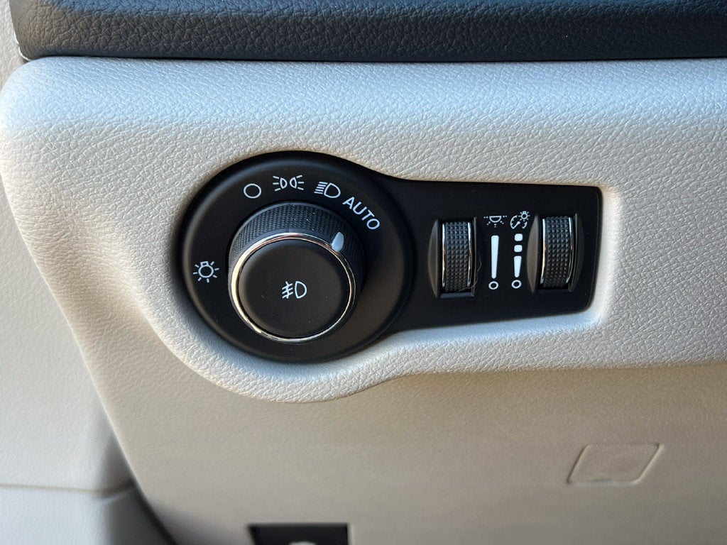 2023 Chrysler Pacifica Limited AWD