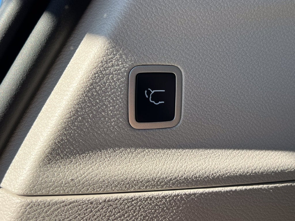 2023 Chrysler Pacifica Limited AWD