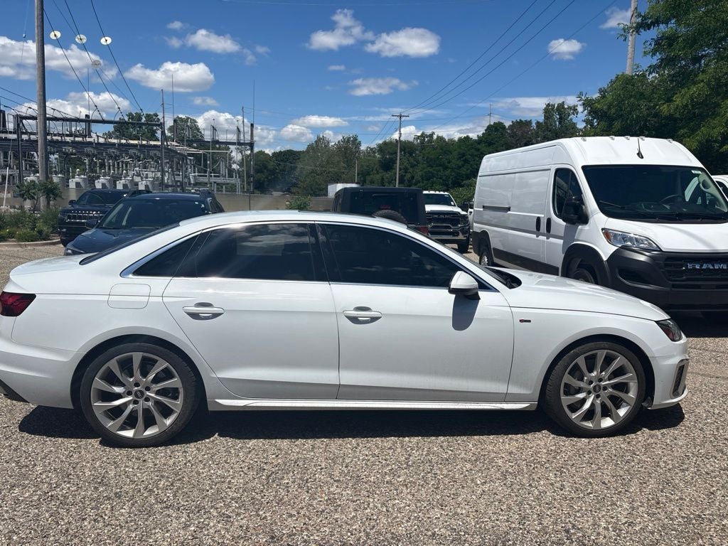 2022 Audi A4 45 S line Premium Plus quattro