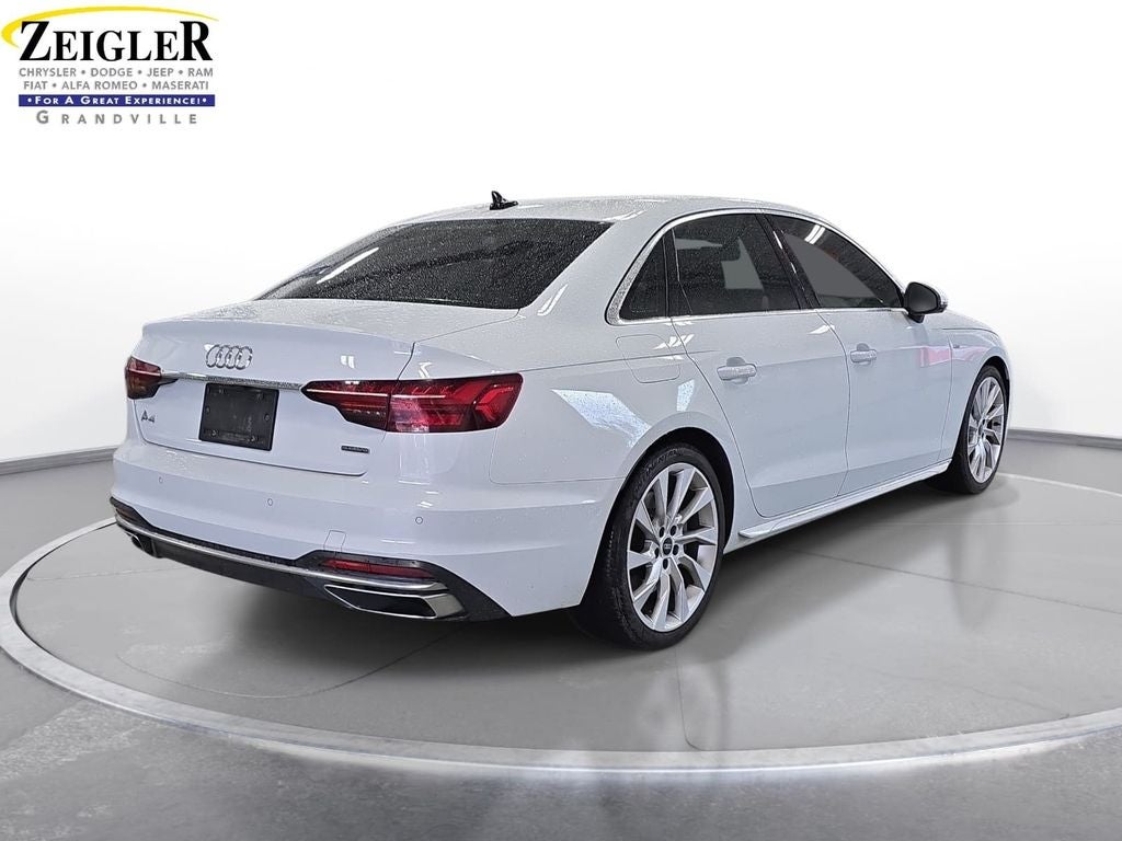 2022 Audi A4 45 S line Premium Plus quattro
