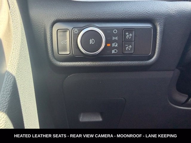 2024 Ford Explorer XLT TWIN PANEL MOONROOF