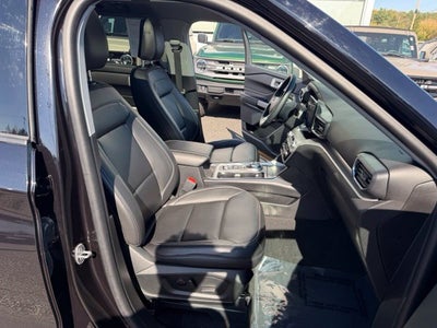 2024 Ford Explorer XLT TWIN PANEL MOONROOF