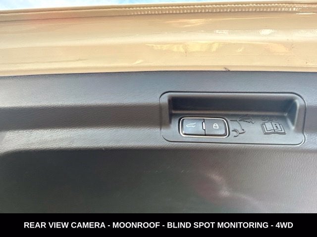 2023 Ford Explorer XLT TWIN PANEL MOONROOF