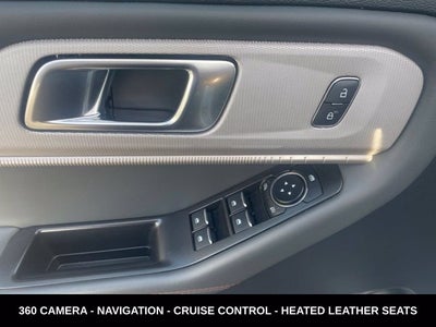 2025 Ford Explorer Active 4WD