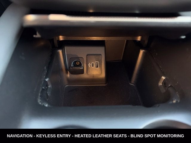 2025 Ford Explorer Active 4WD