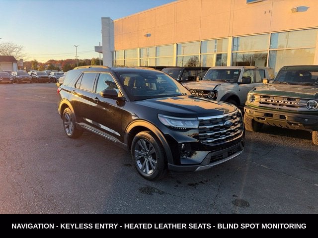 2025 Ford Explorer Active 4WD
