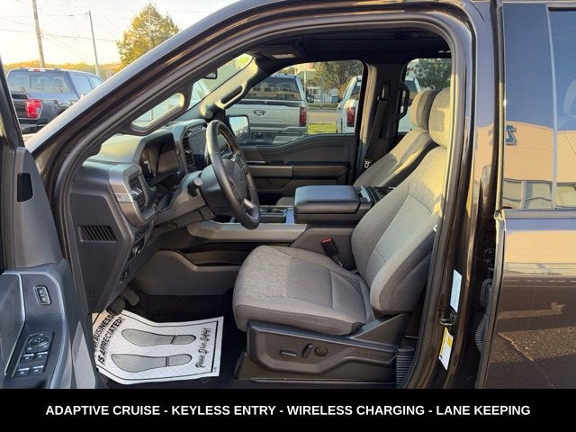 2024 Ford F-150 XLT TWIN PANEL MOONROOF
