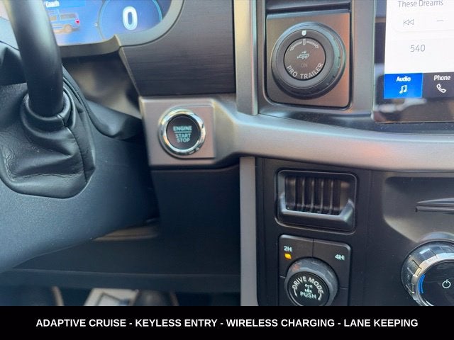 2024 Ford F-150 XLT TWIN PANEL MOONROOF