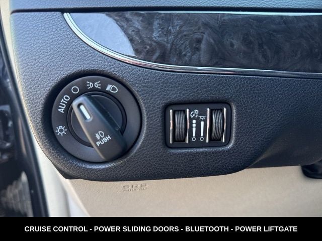 2014 Chrysler Town & Country Touring LOCAL TRADE