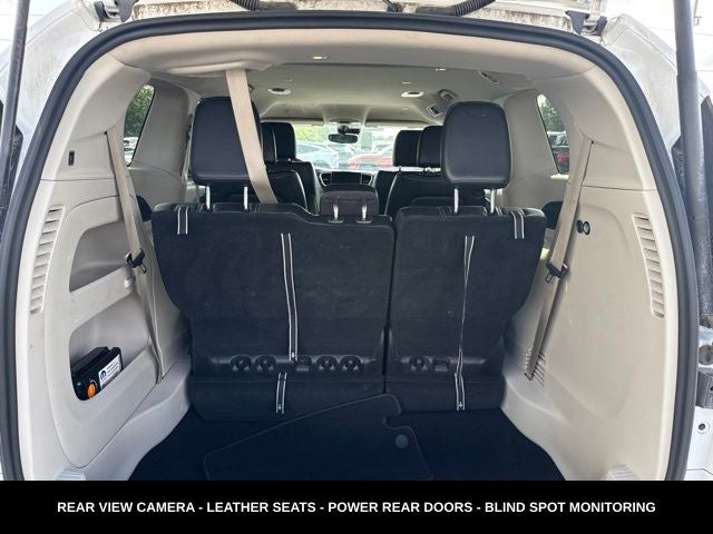 2024 Chrysler Pacifica Touring L STOW N GO SEATING