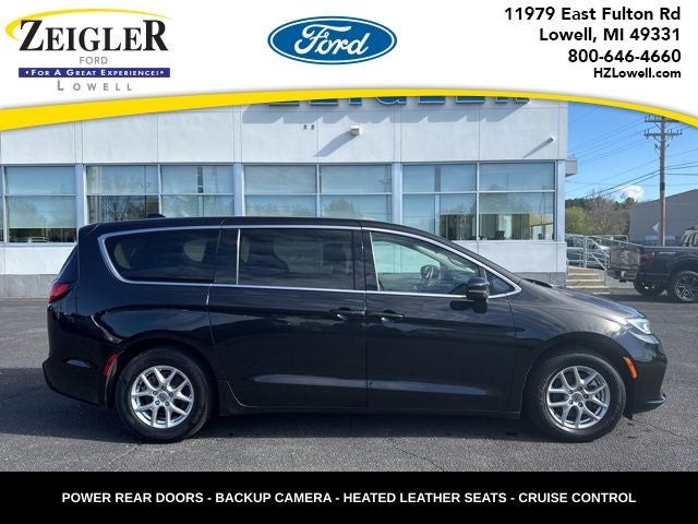 2023 Chrysler Pacifica Touring L HEATED SEATS & STEERING WHEEL