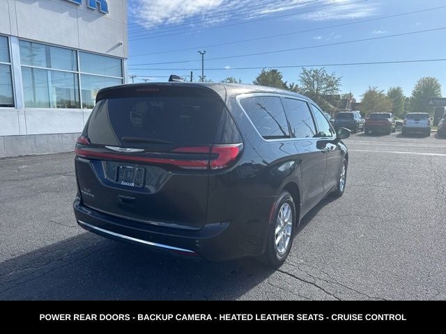 2023 Chrysler Pacifica Touring L HEATED SEATS & STEERING WHEEL