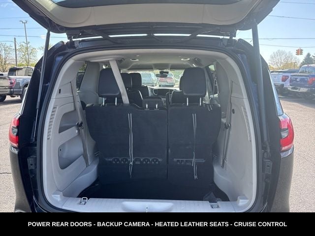 2023 Chrysler Pacifica Touring L HEATED SEATS & STEERING WHEEL