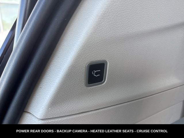 2023 Chrysler Pacifica Touring L HEATED SEATS & STEERING WHEEL