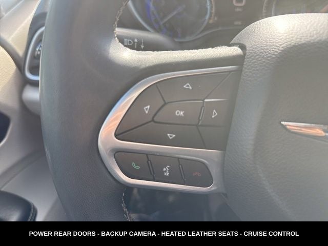 2023 Chrysler Pacifica Touring L HEATED SEATS & STEERING WHEEL