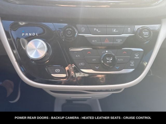 2023 Chrysler Pacifica Touring L HEATED SEATS & STEERING WHEEL