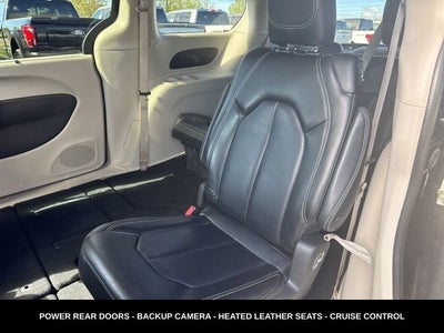 2023 Chrysler Pacifica Touring L HEATED SEATS & STEERING WHEEL
