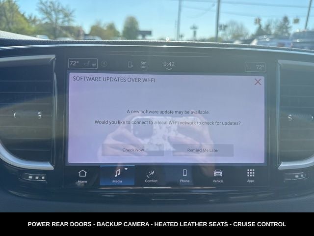 2023 Chrysler Pacifica Touring L HEATED SEATS & STEERING WHEEL
