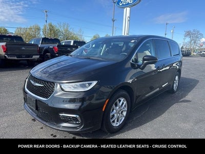 2023 Chrysler Pacifica Touring L HEATED SEATS & STEERING WHEEL