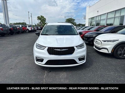 2024 Chrysler Pacifica Touring L STOW N GO SEATING
