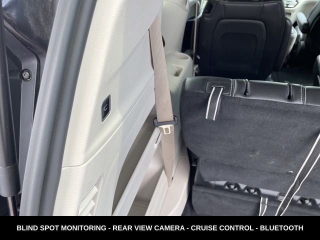 2023 Chrysler Pacifica Touring L HEATED SEATS & STEERING WHEEL