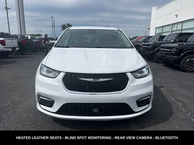2024 Chrysler Pacifica Touring L STOW N GO SEATING